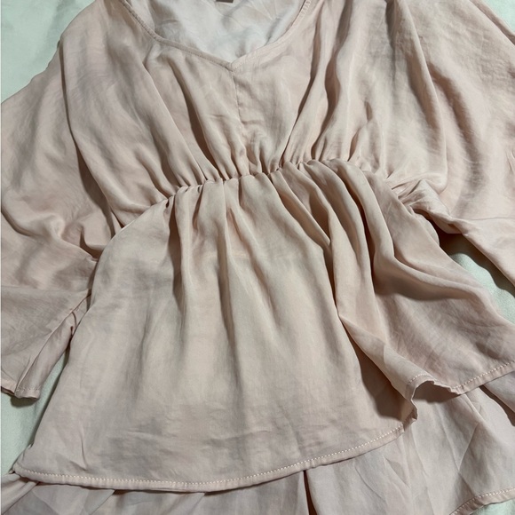 American Eagle Pink Butterfly Short‎ Sleeve Shirt Top with V-neckline Size Small - Picture 6 of 12